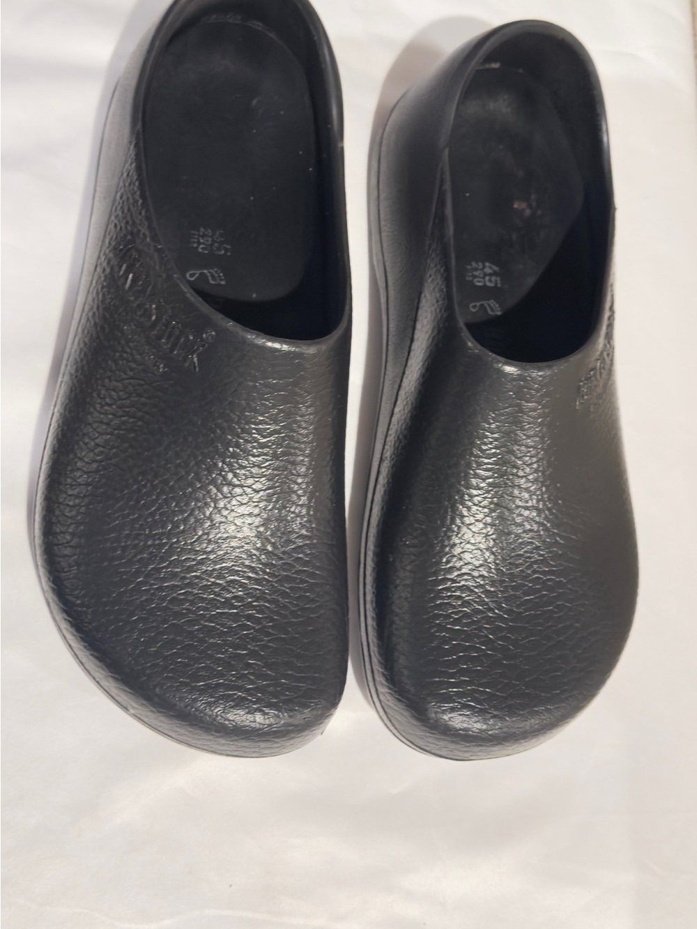 Birkenstock Black Slip-On Closed-Toe Clogs